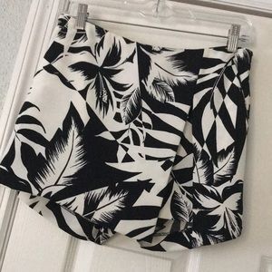Express black and white envelope skort!